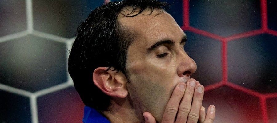 Diego Godín se lamenta Diego Godín se lamenta