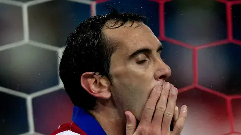 Diego Godín se lamenta Diego Godín se lamenta