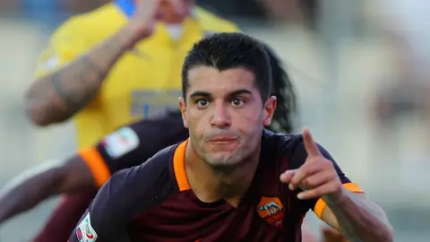 Iago Falqué celebrando un gol con la Roma Iago Falqué celebrando un gol con la Roma