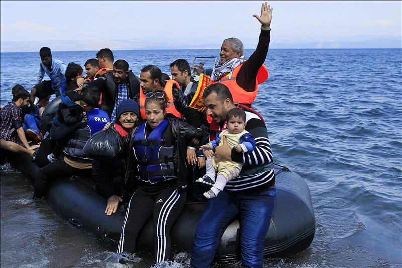 Más de 218.000 inmigrantes y refugiados llegaron a Europa en octubre, según ACNUR Más de 218.000 inmigrantes y refugiados llegaron a Europa en octubre, según ACNUR