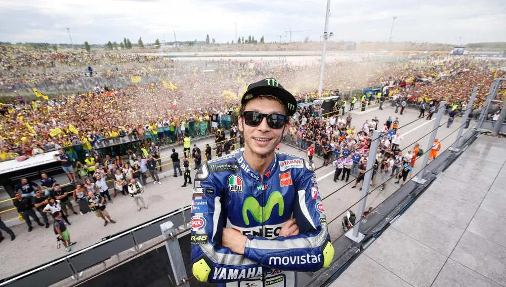 Valentino Rossi en el podio de Moto GP Valentino Rossi en el podio de Moto GP