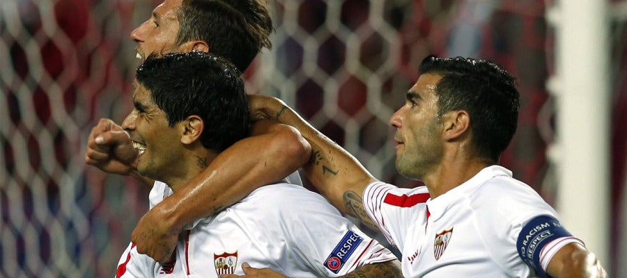 El Sevilla celebra el gol de Banega El Sevilla celebra el gol de Banega
