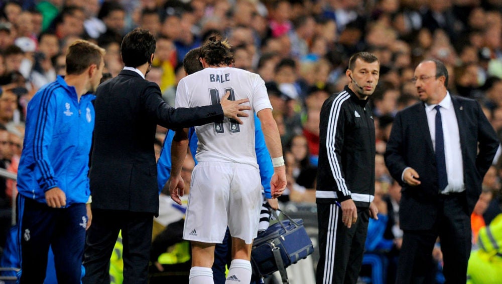 Bale se retira lesionado