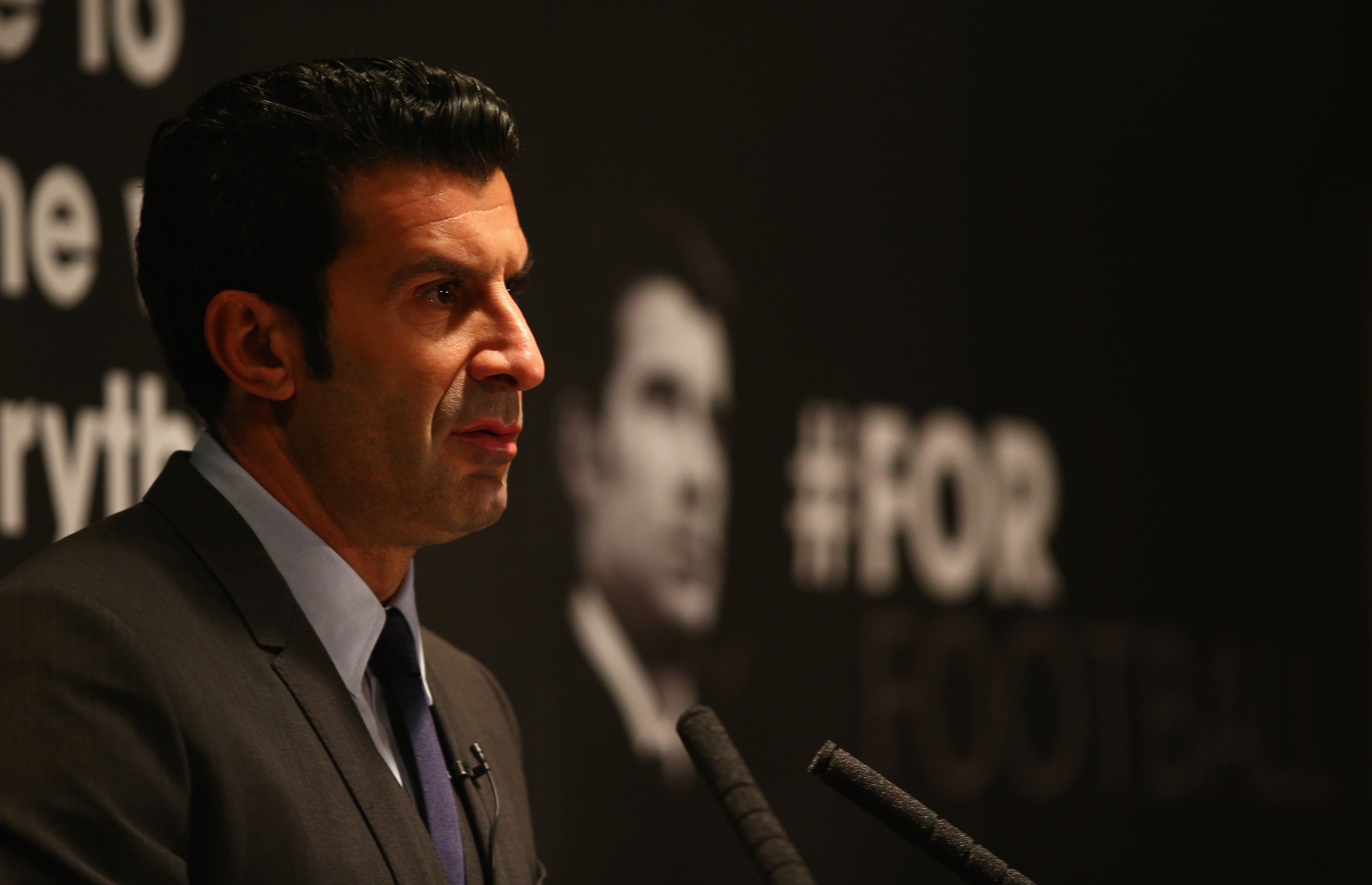 Figo, sobre Cristiano y Messi: "Depende del momento de forma de cada uno" Figo, sobre Cristiano y Messi: "Depende del momento de forma de cada uno"