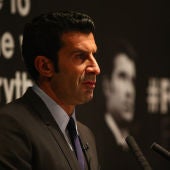 Luis Figo, durante una rueda de prensa