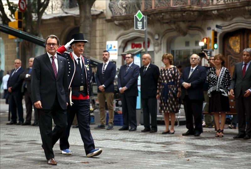 La Junta Electoral ve uso partidista en el discurso institucional de Mas en la Diada La Junta Electoral ve uso partidista en el discurso institucional de Mas en la Diada