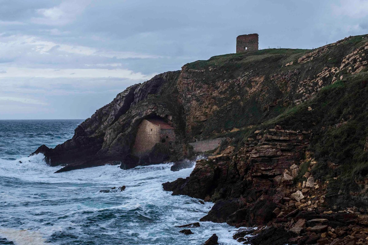 Suances retoma las visitas guiadas de la ruta literaria 'Puerto Escondido' Suances retoma las visitas guiadas de la ruta literaria 'Puerto Escondido'