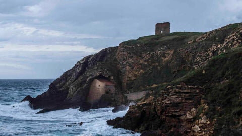 Playa de Santa Justa, una de las localizaciones de 'Puerto escondido', de Mar&iacute;a Oru&ntilde;a