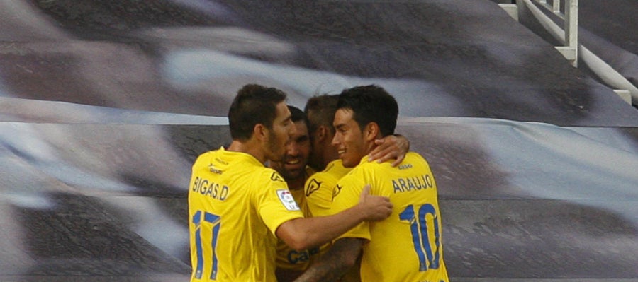 Los jugadores de Las Palmas celebran el gol del empate ante el Celta Los jugadores de Las Palmas celebran el gol del empate ante el Celta
