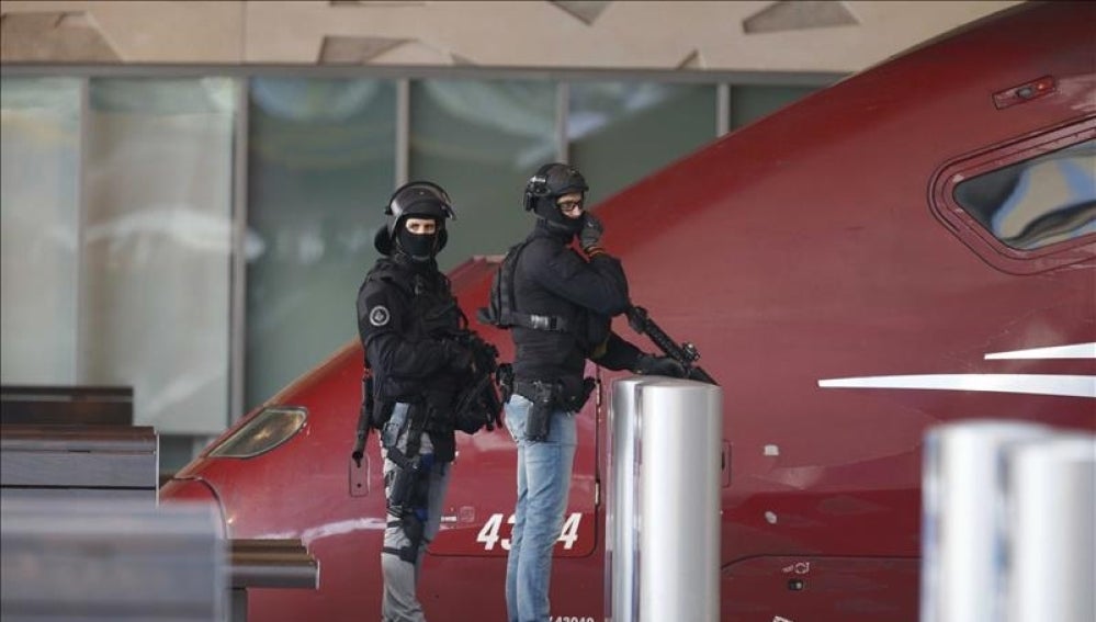 La Policía holandesa asegura la vía de la estación de Rotterdam