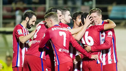 El Atlético celebra la victoria frente al Eibar El Atlético celebra la victoria frente al Eibar