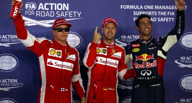 Vettel sorprende y saldrá desde la 'pole' en Singapur; Alonso, duodécimo Vettel sorprende y saldrá desde la 'pole' en Singapur; Alonso, duodécimo