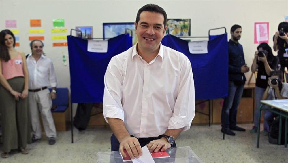 Tsipras vota en las elecciones griegas