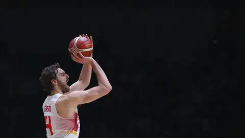 Pau Gasol, lanzando a canasta Pau Gasol, lanzando a canasta