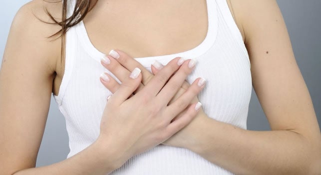 Las mujeres sufren menos infartos que los hombres, pero su mortalidad es mayor Las mujeres sufren menos infartos que los hombres, pero su mortalidad es mayor