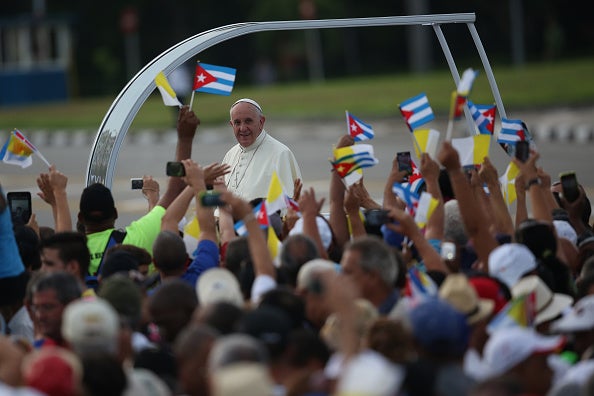 El Papa insta a los cubanos a servir "a las personas" y no a las ideas El Papa insta a los cubanos a servir "a las personas" y no a las ideas
