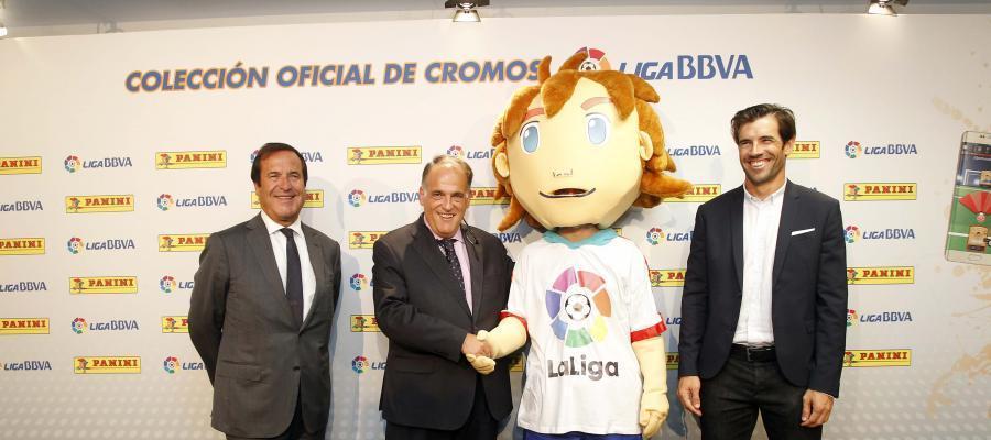 Javier Tebas presenta a 'Capi', la nueva mascota de la Liga Javier Tebas presenta a 'Capi', la nueva mascota de la Liga
