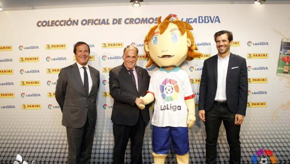 Javier Tebas presenta a 'Capi', la nueva mascota de la Liga
