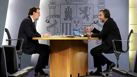 Mariano Rajoy y Carlos Alsina durante la entrevista en Moncloa Mariano Rajoy y Carlos Alsina durante la entrevista en Moncloa