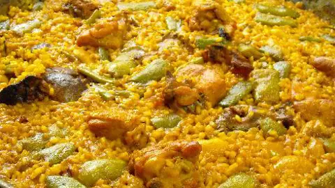 Paella valenciana Paella valenciana