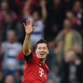 Lewandowski celebra uno de los cinco goles que consiguió con el Bayern