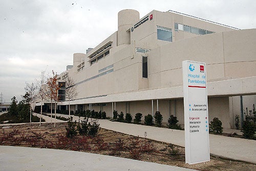 Sanidad investiga la aparición de un cadáver en el jardín del Hospital de Fuenlabrada Sanidad investiga la aparición de un cadáver en el jardín del Hospital de Fuenlabrada