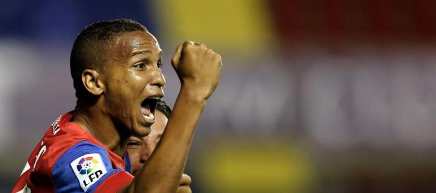El delantero brasileño del Levante Deyverson Silva celebra el gol marcado ante el Eibar El delantero brasileño del Levante Deyverson Silva celebra el gol marcado ante el Eibar