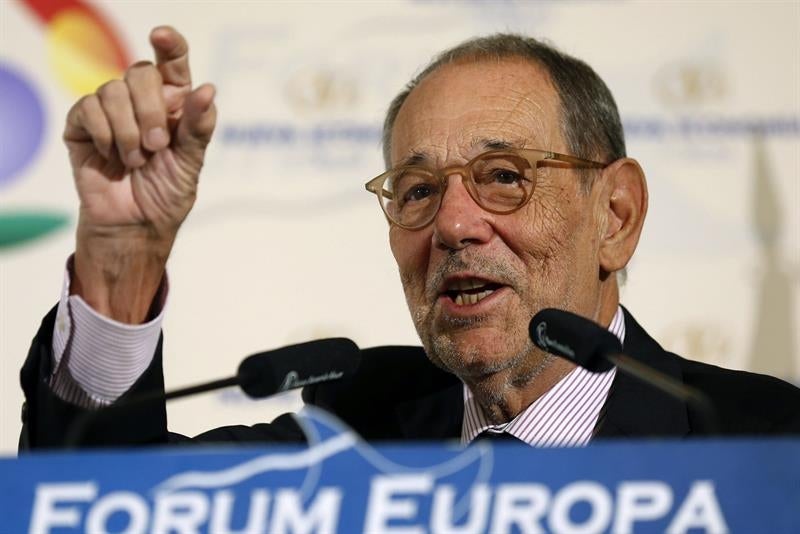 Javier Solana: "No recomiendo a los países occidentales poner tropas en suelo sirio" Javier Solana: "No recomiendo a los países occidentales poner tropas en suelo sirio"