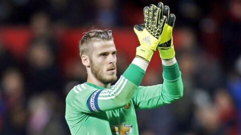 De Gea con el brazalete de capit&aacute;n