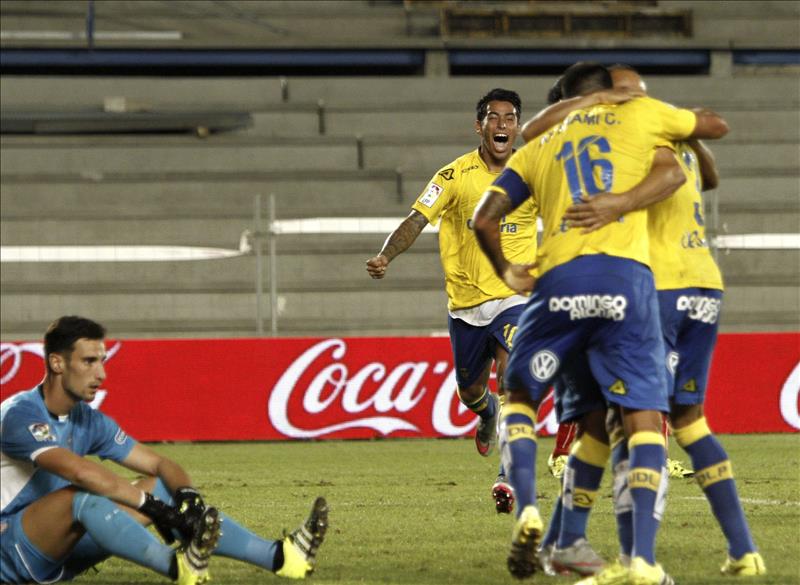 Las Palmas gana con claridad a un Sevilla que se queda colista de la Liga Las Palmas gana con claridad a un Sevilla que se queda colista de la Liga