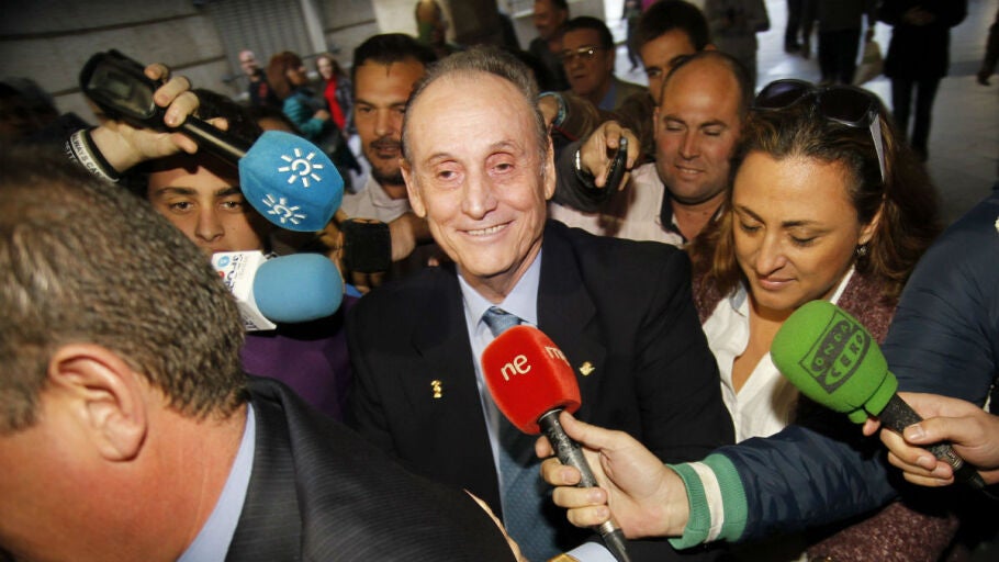 El expresidente del Real Betis Balompi&eacute; Manuel Ruiz de Lopera