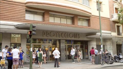 Fachada del cine Proyecciones de Cinesa en la calle Fuencarral de Madrid
