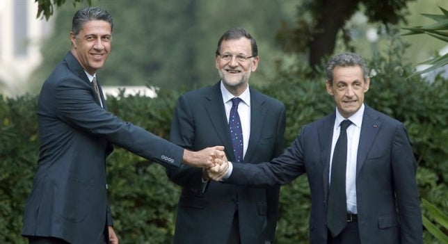 Sarkozy defiende una España unida y avisa que dividida sería un problema para la UE Sarkozy defiende una España unida y avisa que dividida sería un problema para la UE