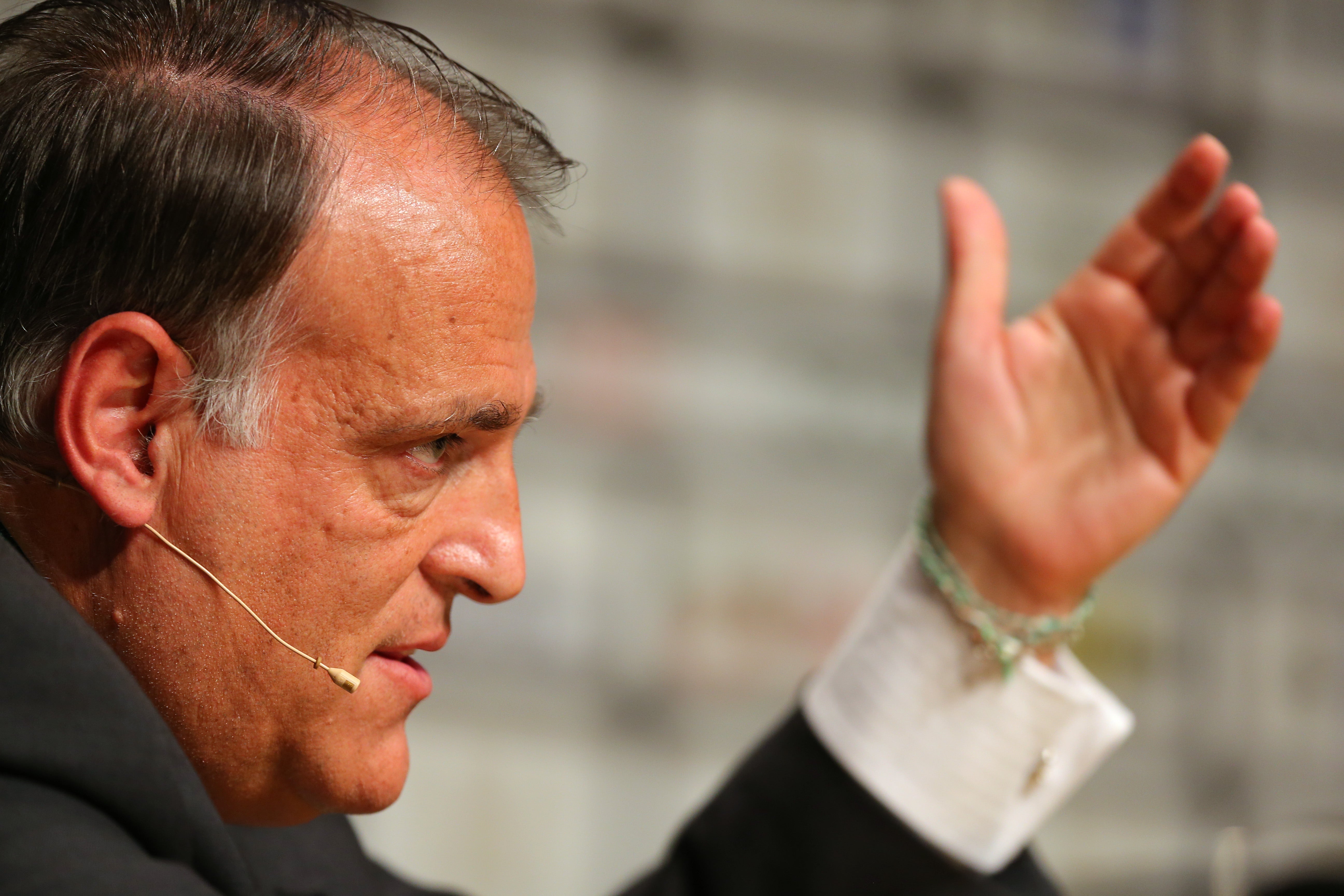 Tebas: "Me preocupa el devenir de los hechos. No es normal echar a un director general después de un partido" Tebas: "Me preocupa el devenir de los hechos. No es normal echar a un director general después de un partido"