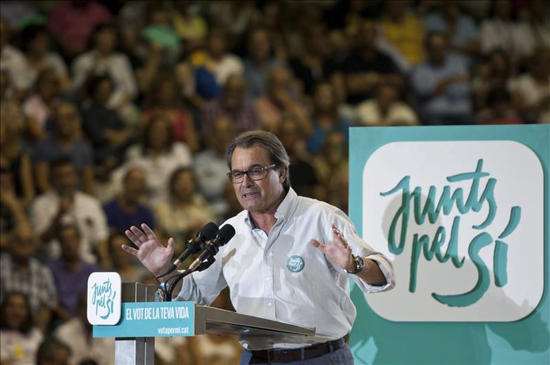 Junts pel Sí hablará con la CUP pero recalca que Mas es candidato a presidente Junts pel Sí hablará con la CUP pero recalca que Mas es candidato a presidente