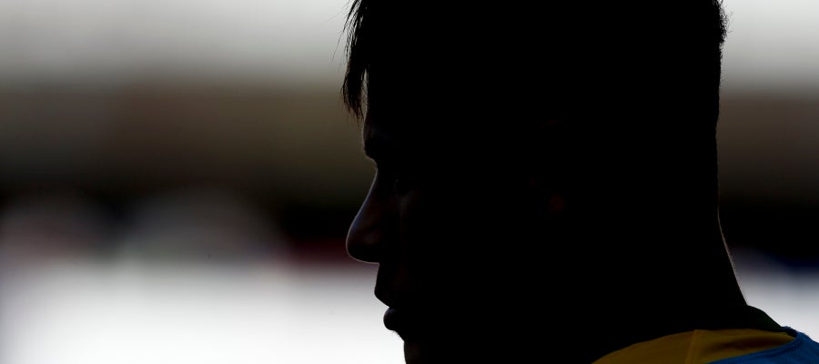 Neymar, pensativo en un partido con la selección brasileña Neymar, pensativo en un partido con la selección brasileña