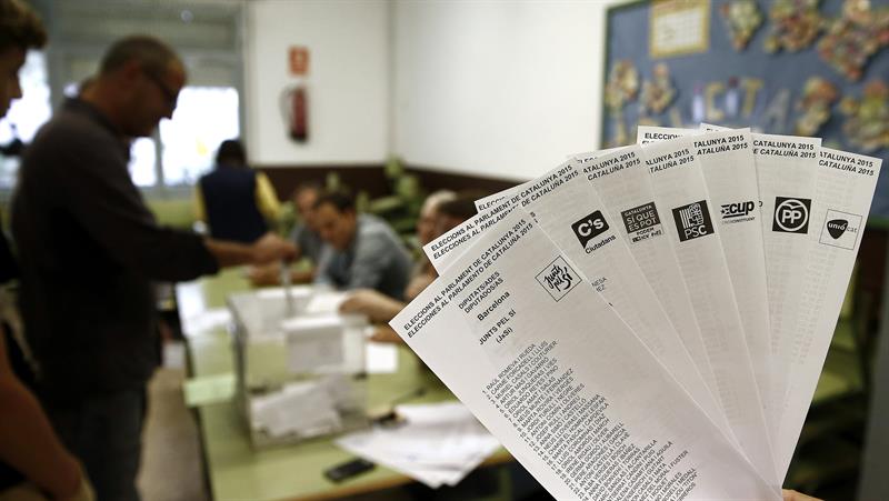 La participación a las 13:00 horas es del 34,78 %. 5,35 puntos más que en 2012 La participación a las 13:00 horas es del 34,78 %. 5,35 puntos más que en 2012