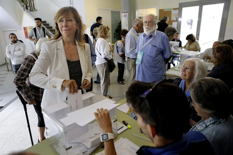 Alicia Sánchez-Camacho insta a los catalanes a votar masivamente Alicia Sánchez-Camacho insta a los catalanes a votar masivamente