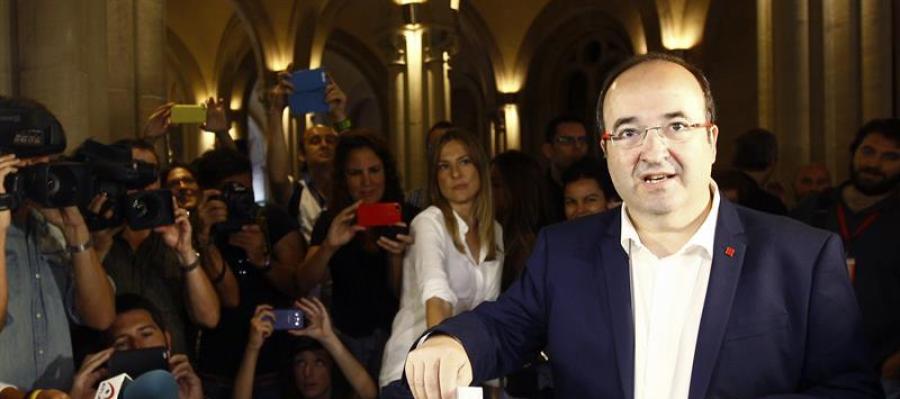 Miquel Iceta vota en las elecciones catalanas Miquel Iceta vota en las elecciones catalanas