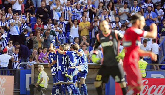 Deportivo 3 - 0 Espanyol. El Deportivo se cuela en puestos europeos Deportivo 3 - 0 Espanyol. El Deportivo se cuela en puestos europeos