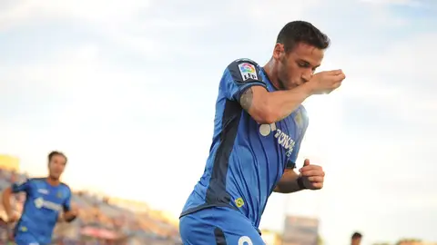 Álvaro Vázquez celebra un gol en el Coliseum Alfonso Pérez Álvaro Vázquez celebra un gol en el Coliseum Alfonso Pérez