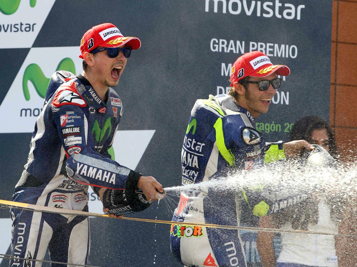 Jorge Lorenzo recorta distancias con Rossi tras una incontestable victoria en Aragón Jorge Lorenzo recorta distancias con Rossi tras una incontestable victoria en Aragón