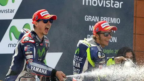 Lorenoz celebra su triunfo junto a Rossi Lorenoz celebra su triunfo junto a Rossi