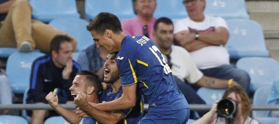 El Getafe celebra su victoria ante el Levante El Getafe celebra su victoria ante el Levante