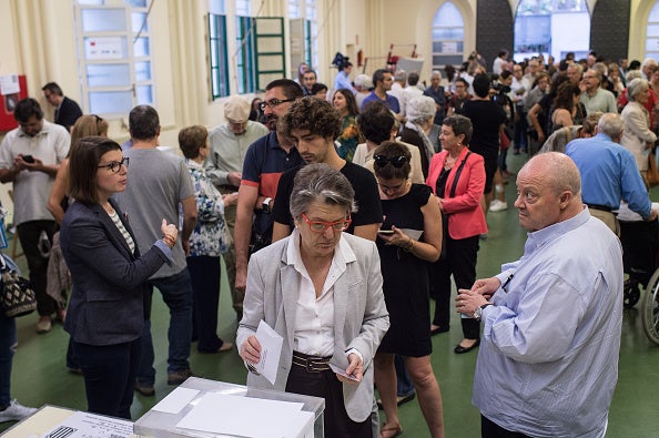 La participación a las 18:00 horas en las elecciones catalanas es del 63,14%, 6,84 puntos más que en 2012 La participación a las 18:00 horas en las elecciones catalanas es del 63,14%, 6,84 puntos más que en 2012