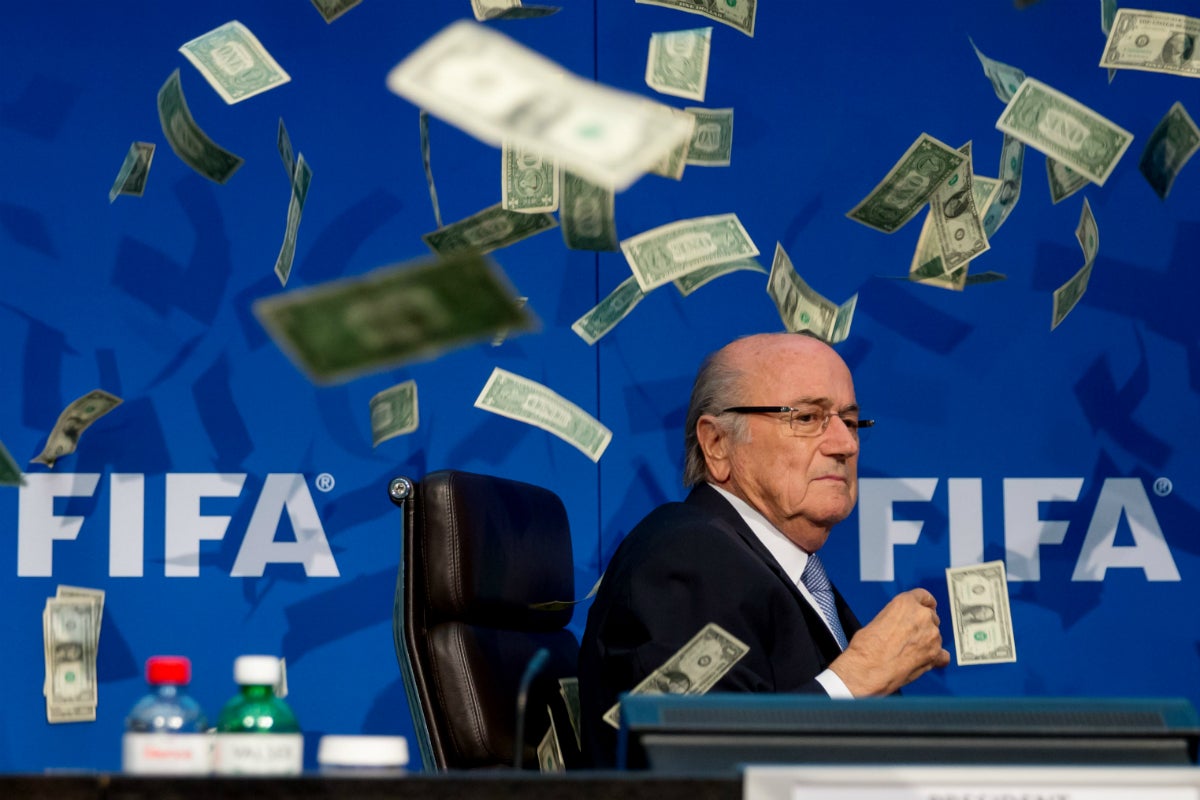 El FBI investiga a Blatter en un escándalo de sobornos de 100 millones de dólares El FBI investiga a Blatter en un escándalo de sobornos de 100 millones de dólares