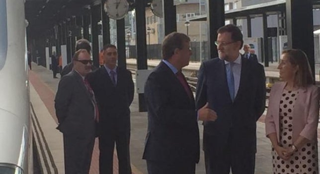 Rajoy y Pastor realizan el viaje inaugural de la nueva línea de AVE Madrid-León Rajoy y Pastor realizan el viaje inaugural de la nueva línea de AVE Madrid-León