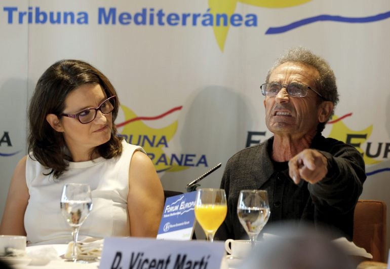 Un agricultor valenciano abronca a empresarios y políticos Un agricultor valenciano abronca a empresarios y políticos