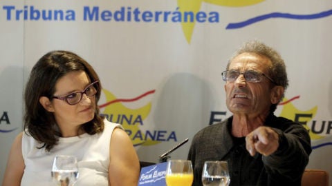  El agricultor Vicent Mart&iacute;, quien ha presentado a M&oacute;nica Oltra