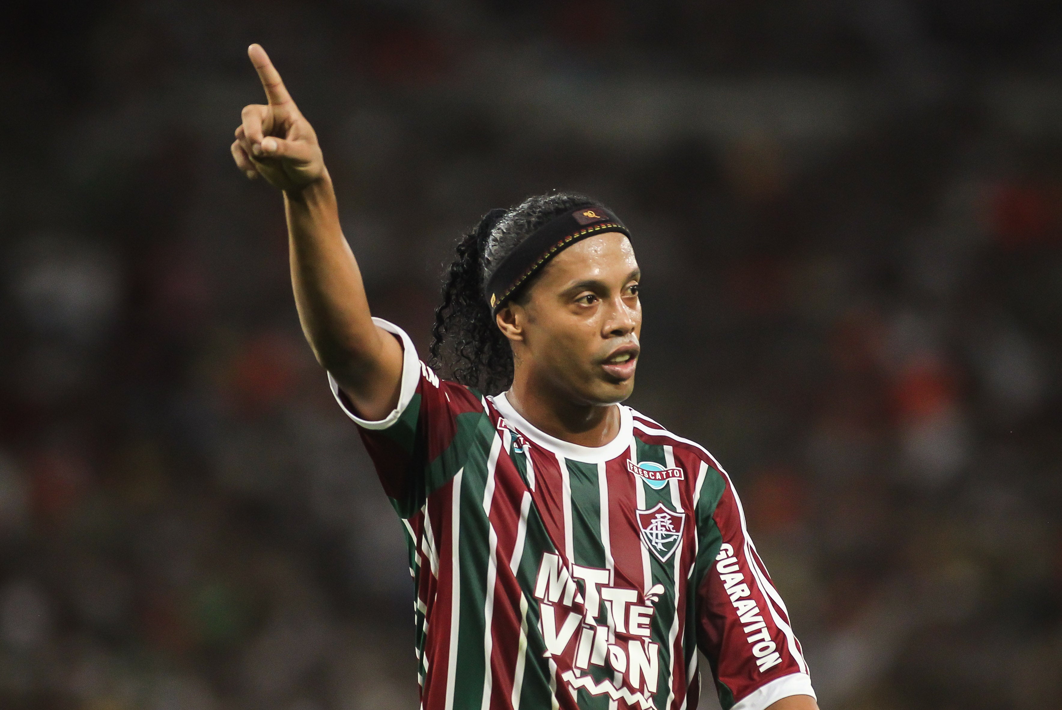 El Fluminense rescinde el contrato de Ronaldinho dos meses después de su fichaje El Fluminense rescinde el contrato de Ronaldinho dos meses después de su fichaje